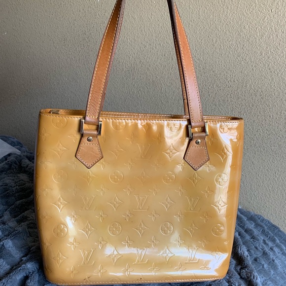Louis Vuitton Handbags - ✅JUST IN✅Vernis yellow tote bag